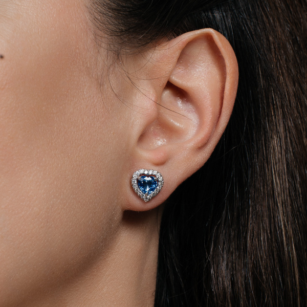 Золотые серьги Diamond Love с бриллиантами и сапфирами XAE12W-SPD